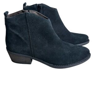 Marroqui Sanchez Women’s Black Suede Ankle Boots. Size 39